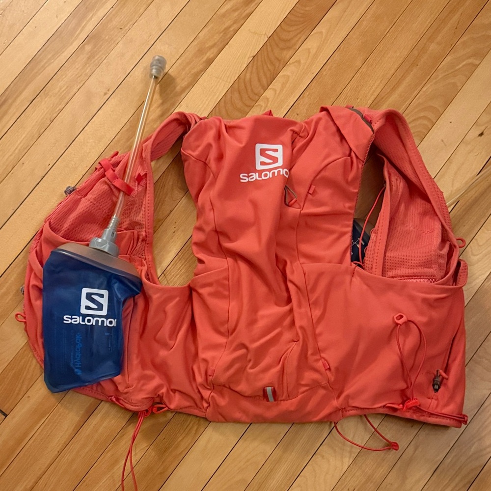 Salomon women’s running Hydration Vest - Coral and Blue - Picture 2 of 3